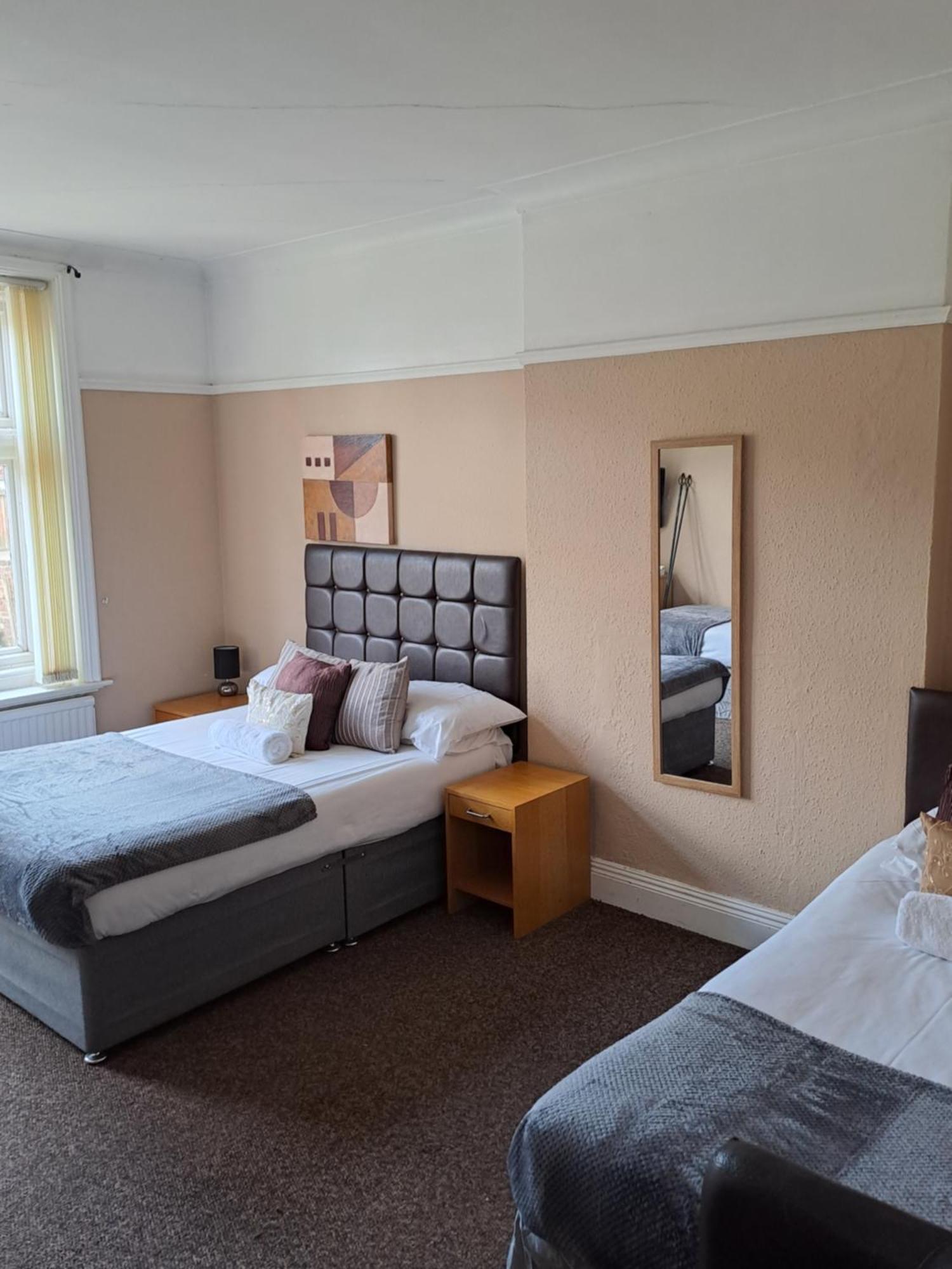 Sheridans Budget Accomodation Wallasey Exterior photo