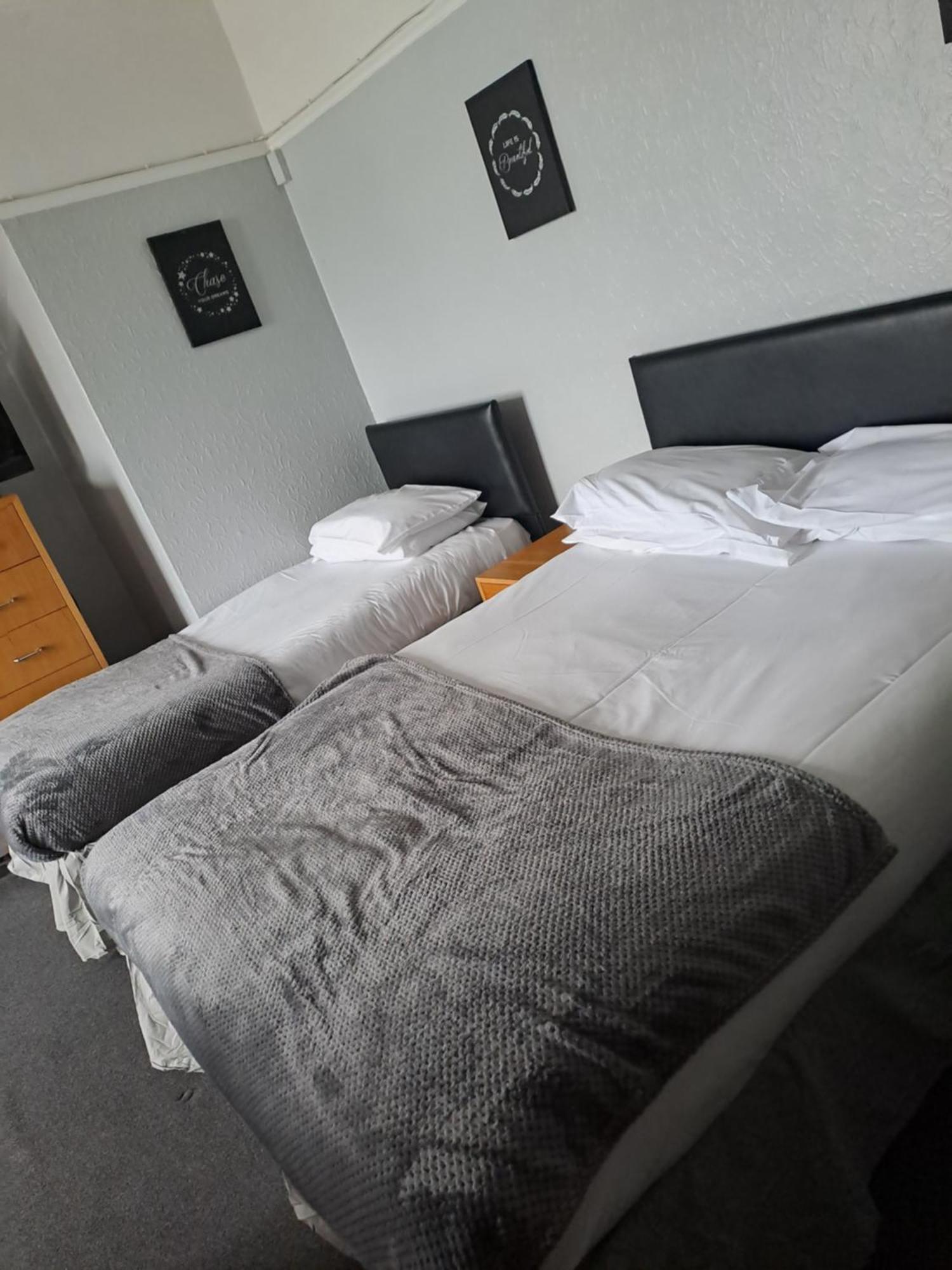 Sheridans Budget Accomodation Wallasey Exterior photo