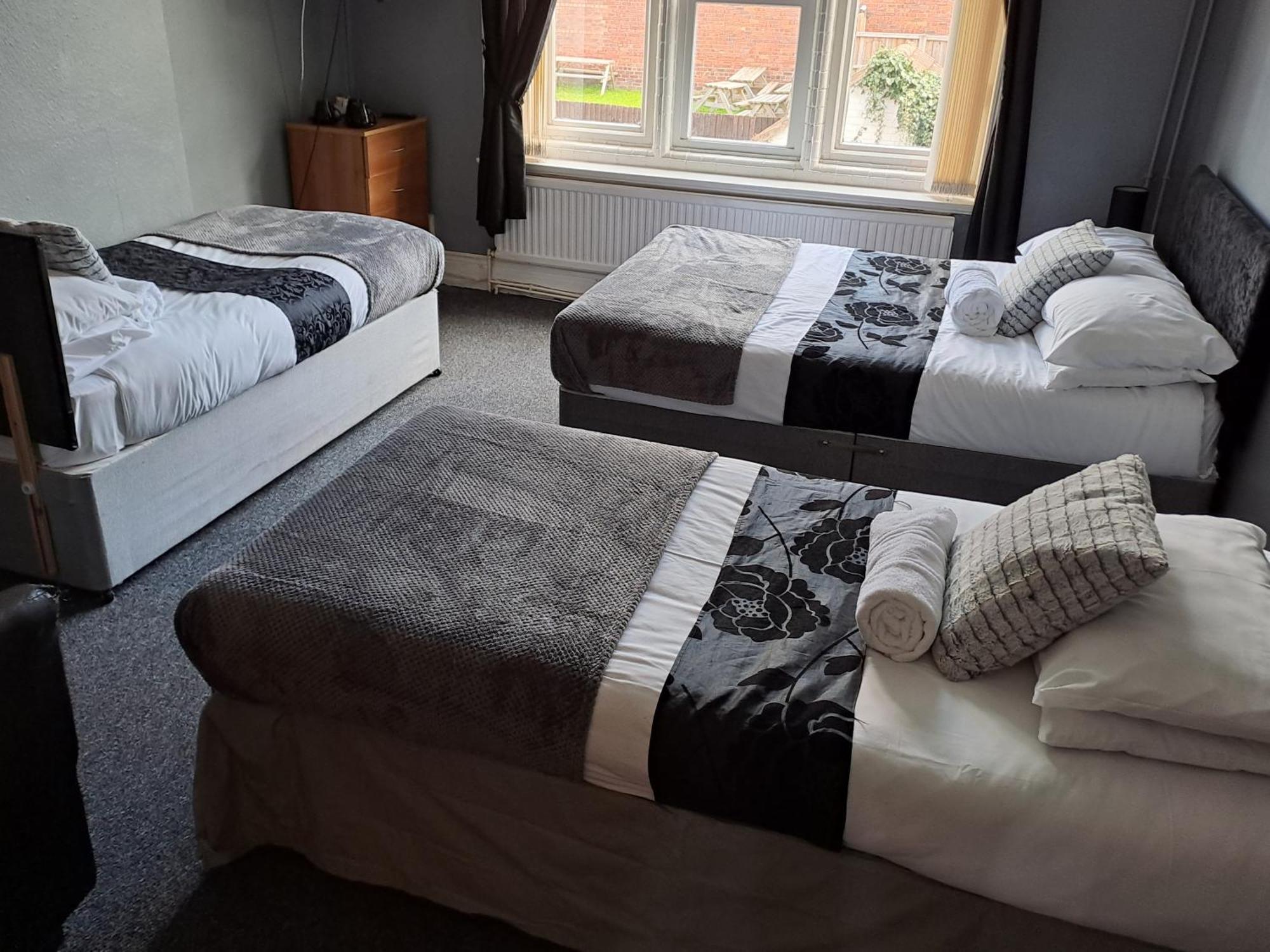 Sheridans Budget Accomodation Wallasey Exterior photo