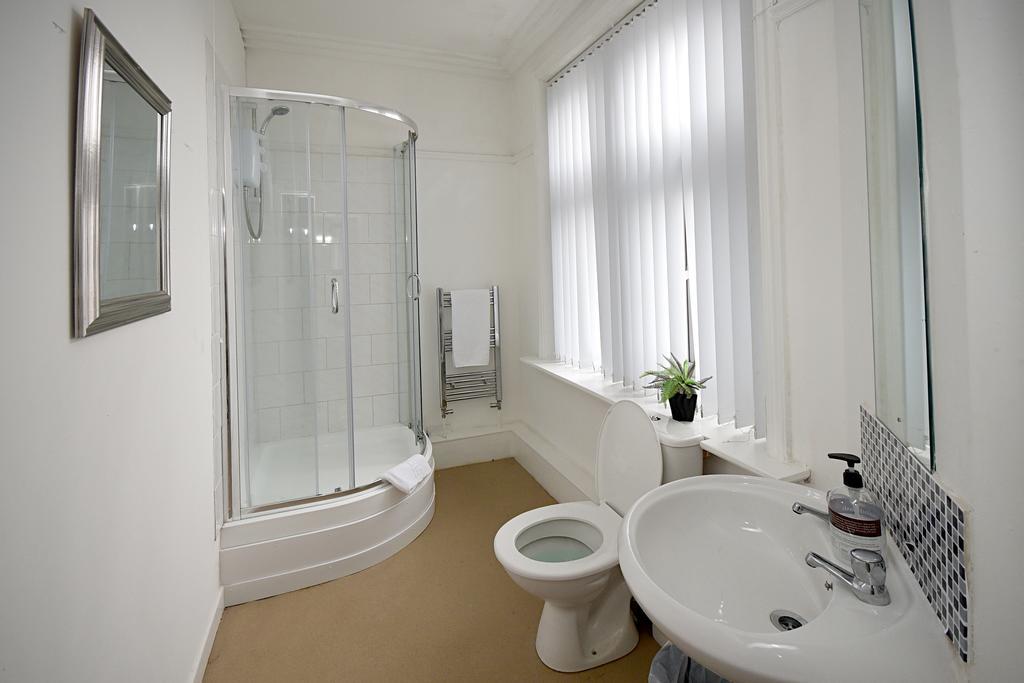 Sheridans Budget Accomodation Wallasey Exterior photo
