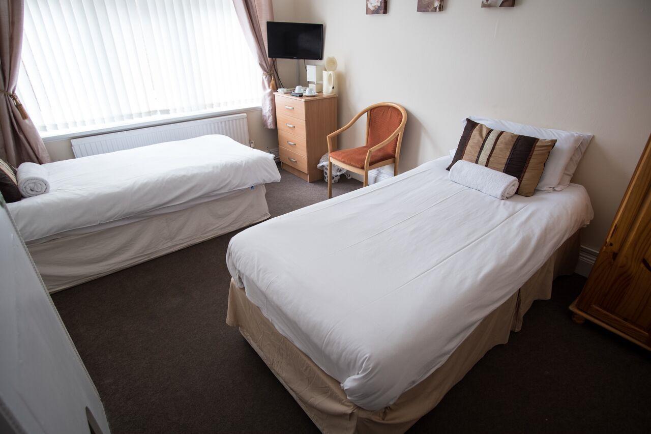 Sheridans Budget Accomodation Wallasey Exterior photo